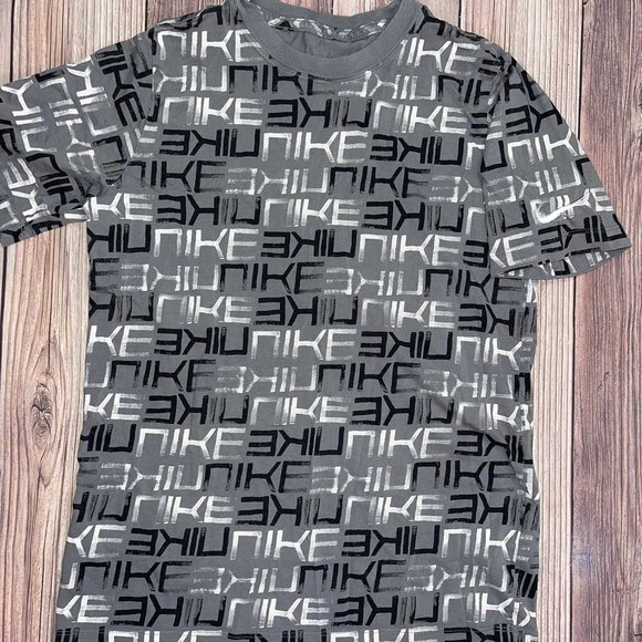 Boys Nike XL Shirt LL